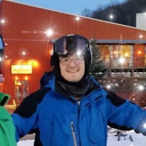 Meet your Posher, Zenas m.